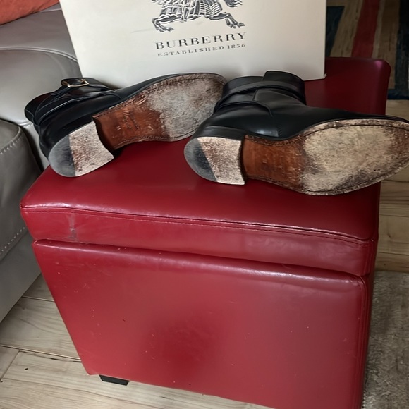 Burberry black with deep red lining all leather. Made in Italy - Picture 3 of 4